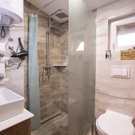 Velickovic Alibi Apartmán *